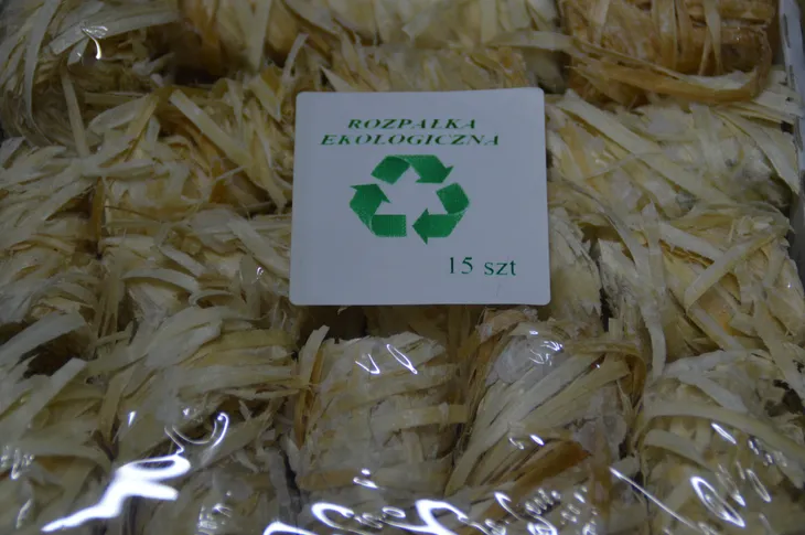 podpalka-do-grilla-waga-z-opakowaniem-0-4-kg
