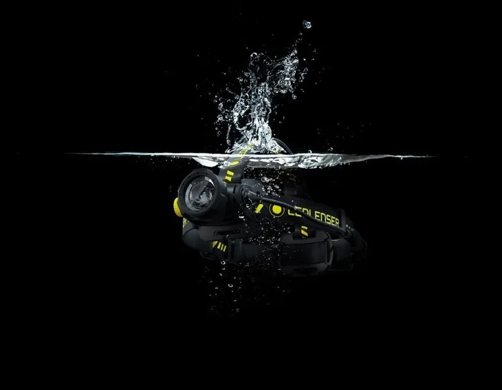 latarka-ledlenser-h7r-work