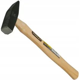 stanley-mlotek-slusarski-300g-trzon-hikorowy