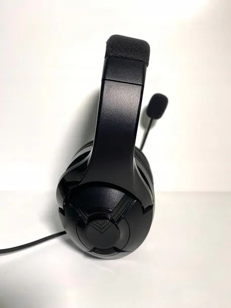 sluchawki-przewodowe-amazon-basic-headset-nauszne-stan-powystawowy