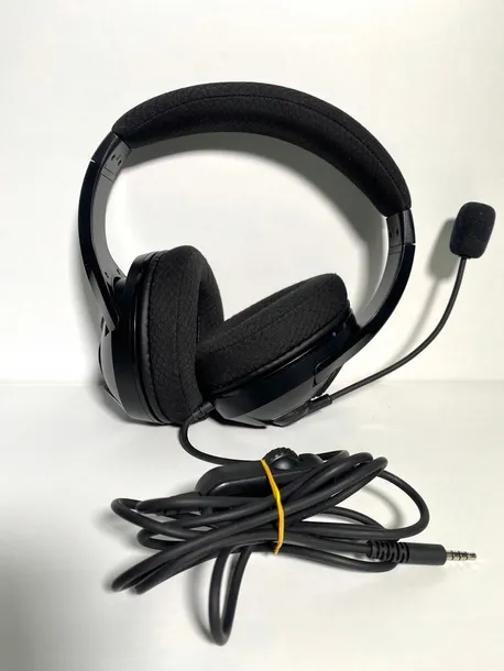 sluchawki-przewodowe-amazon-basic-headset-nauszne-model-mw-pcgh-002