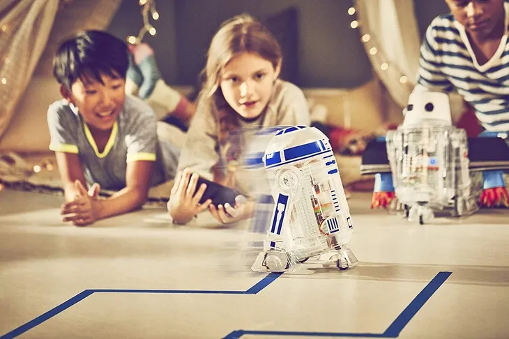 starwars-droid-figurka-robot-r2d2-do-programowania-kod-producenta-680-0011-eu
