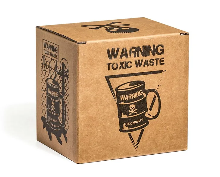kubek-warning-toxic-waste-rodzaj-gadzetu-kubek-stan-nowy