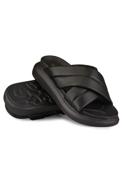 klasyczne-czarne-klapki-wysokosc-obcasa-platformy-3-5-cm