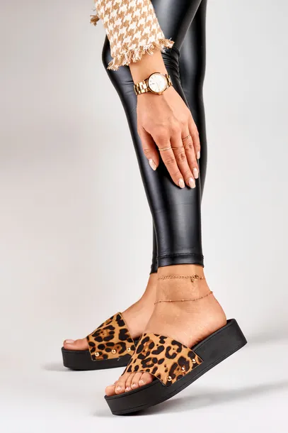 klapki-damskie-na-platformie-leopard-kod-producenta-rs-22leo