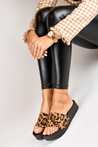 klapki-damskie-na-platformie-leopard-plec-produkt-damski