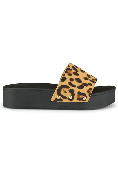 klapki-damskie-na-platformie-leopard-kolor-czarny-brazowy