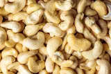 3x-orzechy-nerkowca-1kg-nerkowce-cale-produkt-nie-zawiera-antyzbrylaczy-barwnikow-cukru-drozdzy-glutenu-gmo-jajek-konserwantow-laktozy-nabialu-oleju-palmowego-pestek-pszenicy-soi-tluszczy-trans-utwardzanych-postac-cale-orzechy