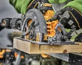 dewalt-flexvolt-pilarka-tarczowa-54v-flexvolt-bez-informacje-dodatkowe-silnik-bezszczotkowy-walizka-transportowa-w-zestawie