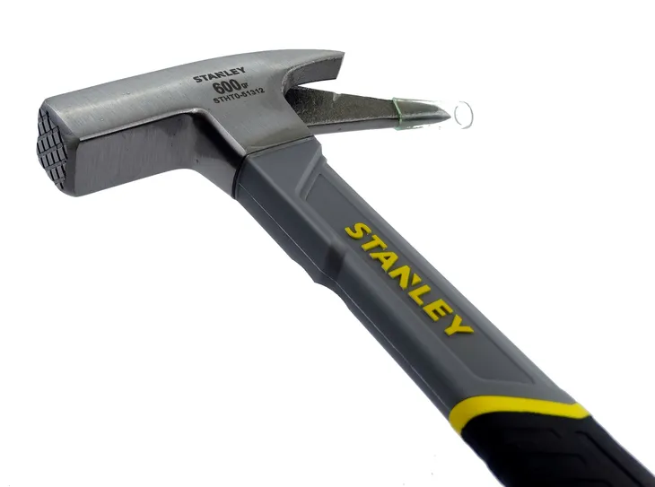 mlotek-ciesielski-stanley-600-g-marka-stanley