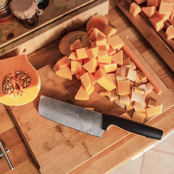 fiskars-nakiri-functional-form-fs1057537-material-uchwytu-plastik