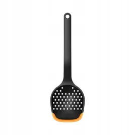 lyzka-cedzakowa-functional-form-1027302-fiskars