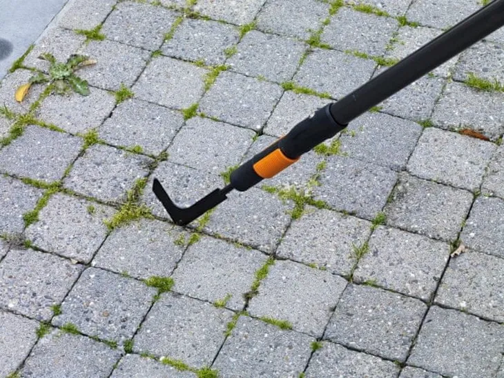 fiskars-skrobak-do-fug-quikfit-stan-nowy-rodzaj-skrobak
