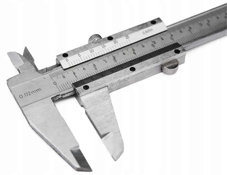 suwmiarka-analogowa-richmann-150-mm-maksymalny-zakres-pomiaru-150-mm-waga-z-opakowaniem-0-3-kg
