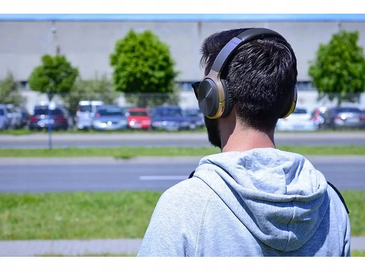 bezprzewodowe-sluchawki-bluetooth-do-pracy-waga-z-opakowaniem-0-2-kg