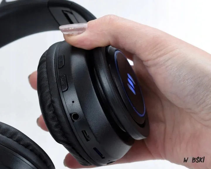 idealny-prezent-pod-choinke-dla-dziewczynki-rodzaj-sluchawek-nauszne