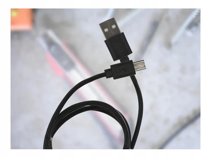 przewod-micro-usb-do-telefonu-cat-b25-kolor-czarny