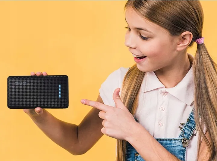 powerbank-super-do-szkoly-glebokosc-produktu-0-9-cm