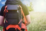 powerbank-solarny-kabel3w1-cechy-dodatkowe-diody-kontrolne-mozliwosc-ladowania-dwoch-urzadzen-jednoczesnie
