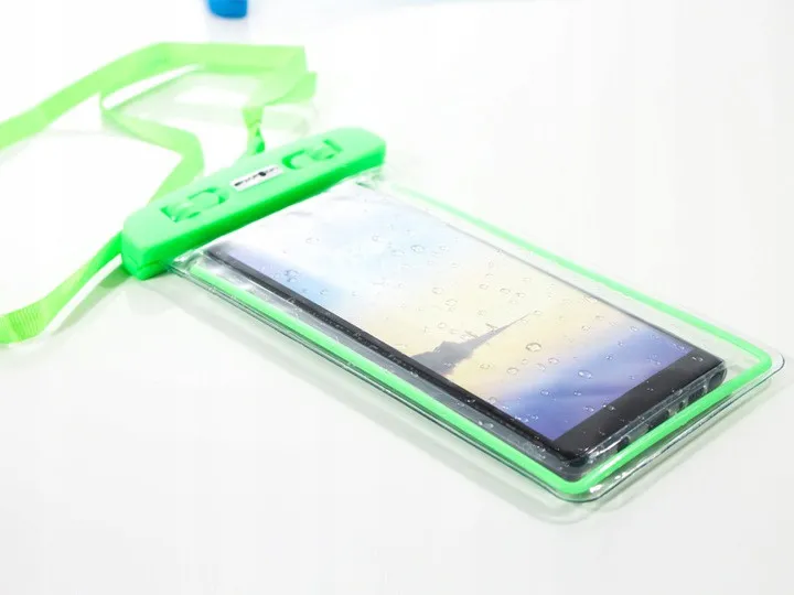fluorestencyjne-etui-na-smartfon-dedykowany-model-uniwersalny