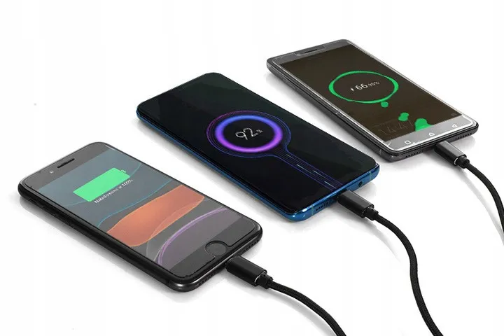 ladowarka-do-auta-quick-charge-prad-wyjsciowy-7000-ma