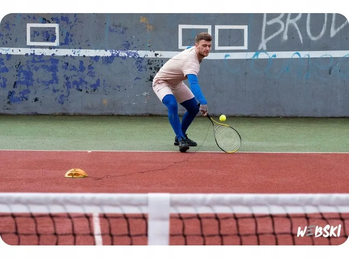 tennis-trainer-pilka-stan-nowy