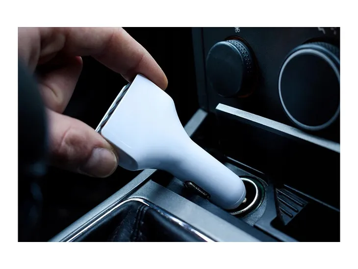 ladowarka-samochodowa-4xusb-quick-charge-3-0-stan-nowy