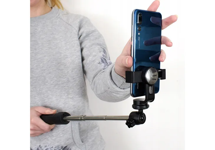 markowy-selfie-stick-z-pilotem-bluetooth-maksymalne-obciazenie-0-5-g