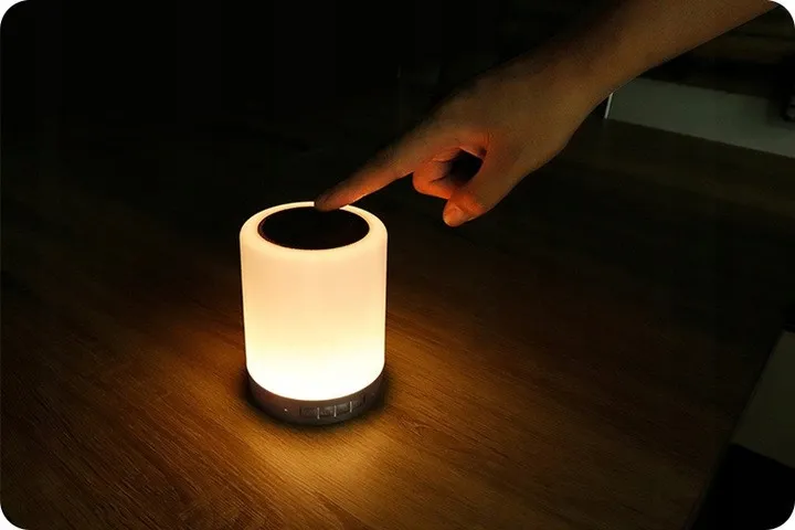 glosnik-lampka-2w1-model-camp03rgb