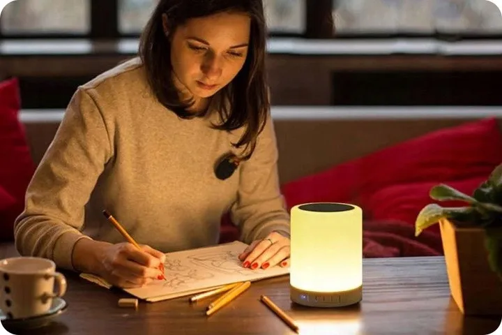 glosnik-lampka-2w1-waga-produktu-229-g