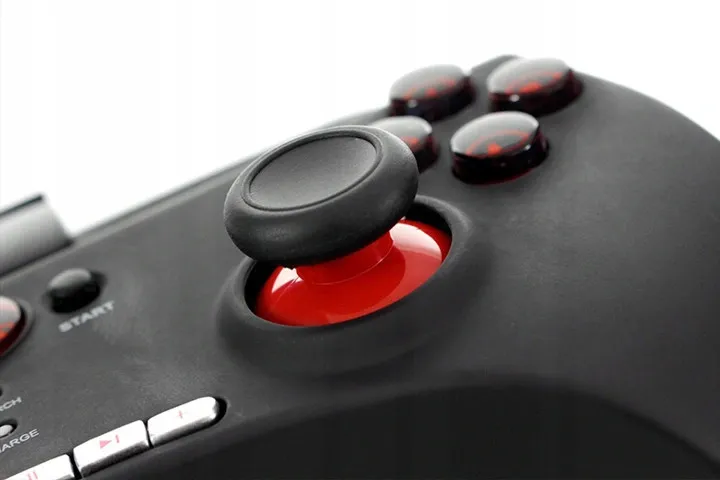 gamepad-na-telefon-do-gier-sposob-podlaczenia-przewodowy-bezprzewodowy