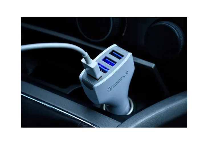ladowarka-samochodowa-7-amper-4xusb-producent-inny