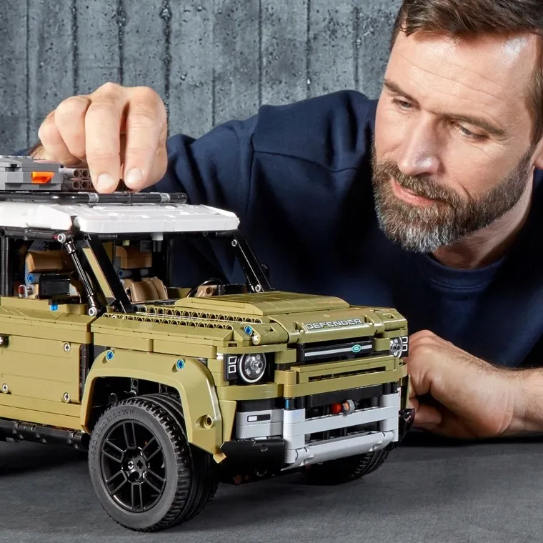 lego-technic-42110-land-rover-defender