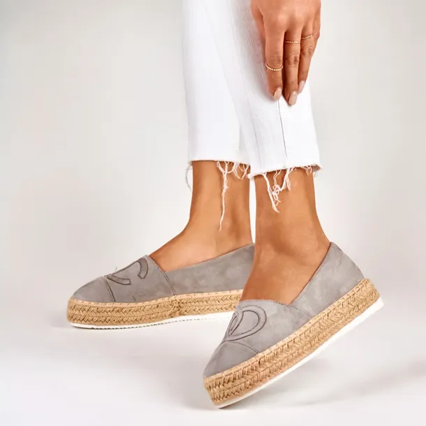 szare-espadryle-na-platformie-material-wkladki-tkanina