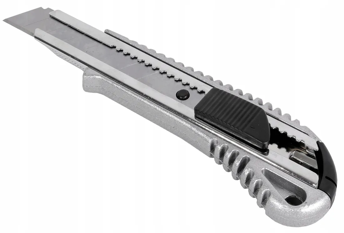 nozyk-do-tapet-aluminiowy-18mm-stan-nowy