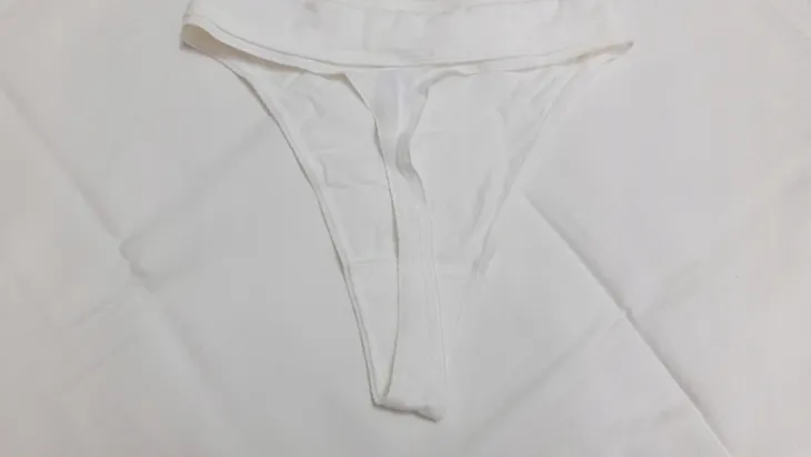 sloggi-triumph-majtki-stringi-biale-wha-82-40-stan-nowy