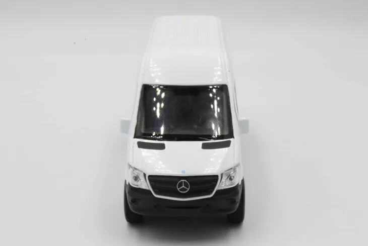 model-metalowy-mercedes-benz-sprinter-panel-van-stan-nowy
