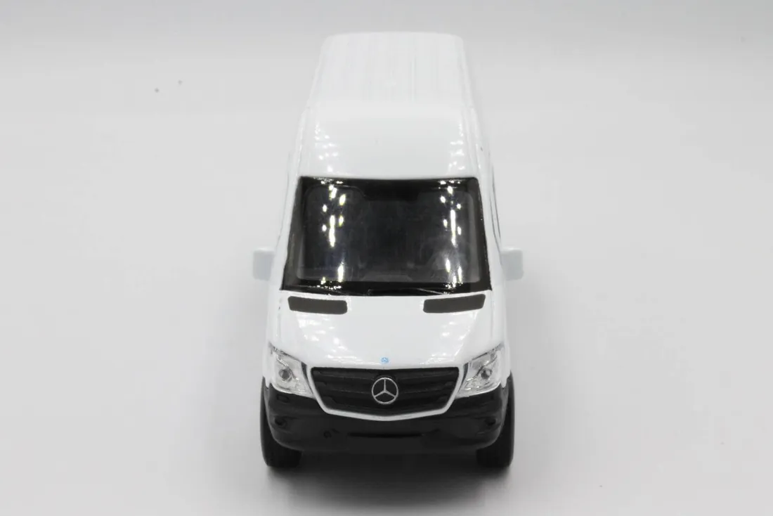 model-metalowy-mercedes-benz-sprinter-panel-van-stan-nowy