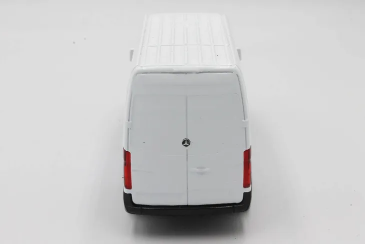 model-metalowy-mercedes-benz-sprinter-panel-van-marka-welly