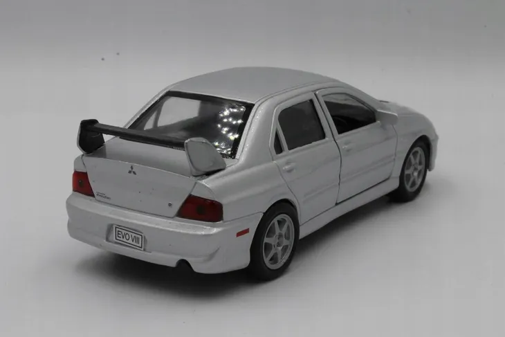 metalowe-auto-welly-mitsubishi-lancer-evolution-8-kod-producenta-prezent-metalowy-modelmitsubishi