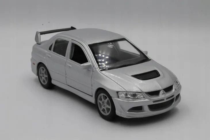 metalowe-auto-welly-mitsubishi-lancer-evolution-8-stan-nowy-kod-producenta-prezent-metalowy-modelmitsubishi
