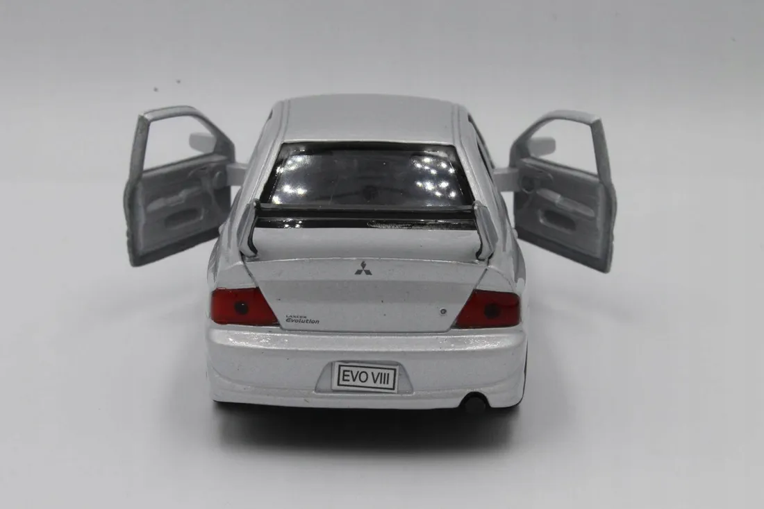 metalowe-auto-welly-mitsubishi-lancer-evolution-8
