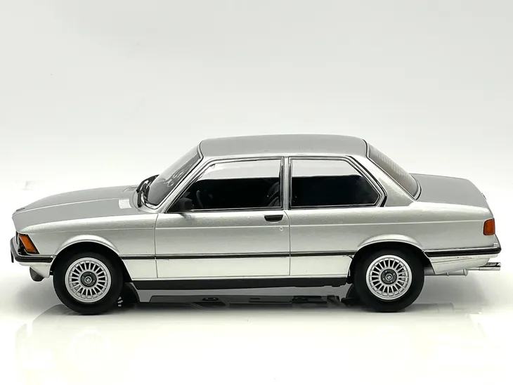 bmw-323i-e21-1978-silver-kk-scale-1-18-marka-inna