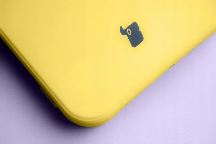 etui-bizon-case-do-iphone-14-plus-pokrowiec-plecki-kolor-zolty
