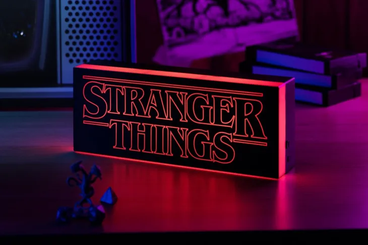 lampka-stranger-things-logo-stan-nowy