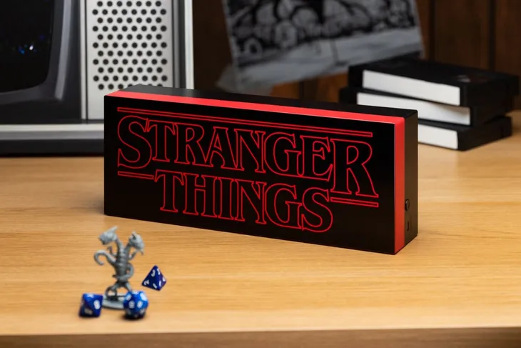 lampka-stranger-things-logo-stan-nowy