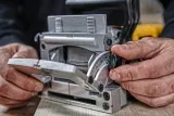 frezarka-do-wypustow-600w-dw682k-qs-dewalt-maksymalna-moc-600-w