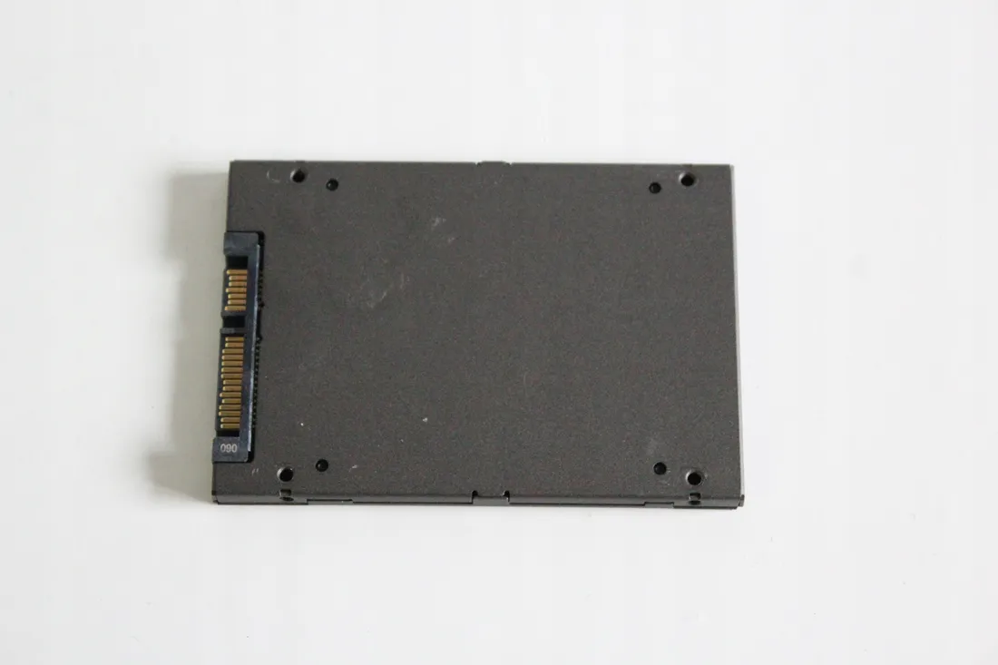 dysk-ssd-60gb-25-sata-stan-powystawowy