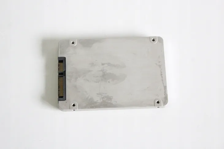 dysk-ssd-60gb-25-sata-format-dysku-25