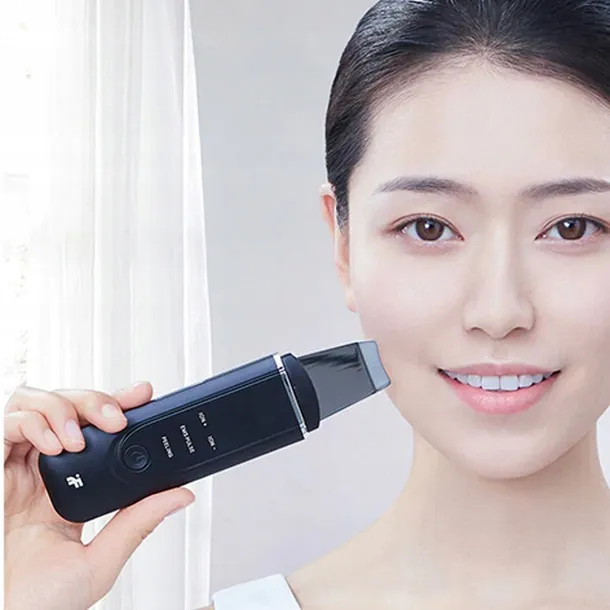 inface-peeling-kawitacyjny-do-twarzy-marka-inface-zasilanie-akumulatorowe